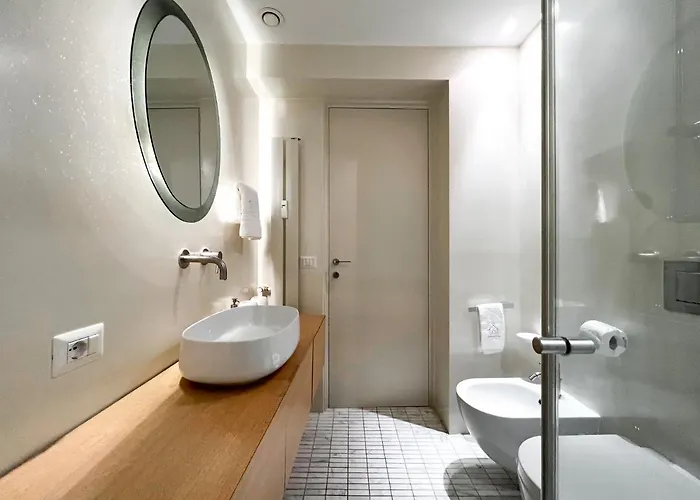 Luxury House & Secret Garden - Strategic Location, 100m To Metro B *