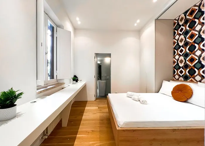 Apartment Luxury House & Secret Garden - Strategic Location, 100m To Metro B *