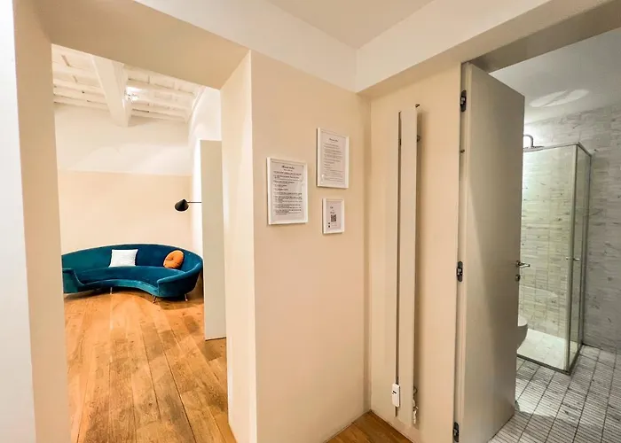 Luxury House & Secret Garden - Strategic Location, 100m To Metro B Apartment Rome